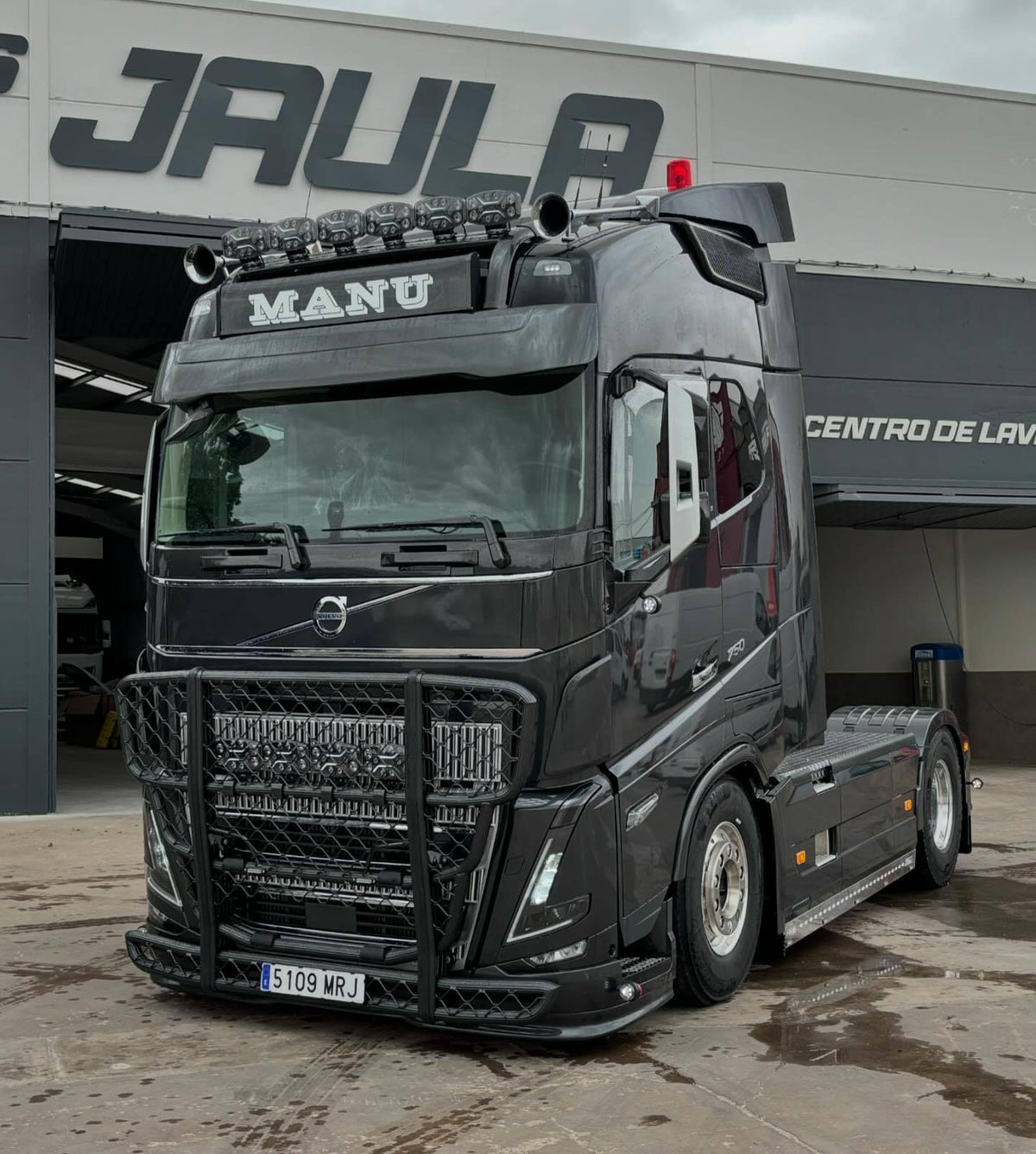 Volvo FH750 Manutrans