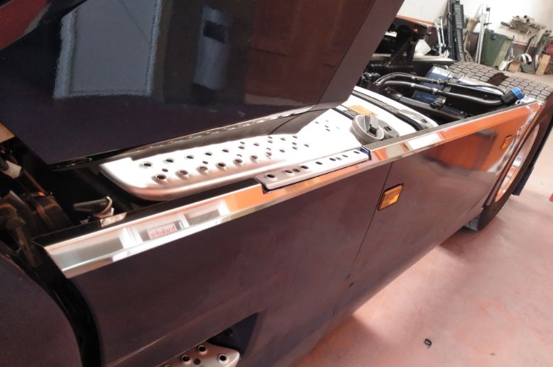 KIT CANTONERAS INOX SCANIA S&amp;R (PELD. IZQ. TRAS.) para Scania — Talleres Jaula — vista 3
