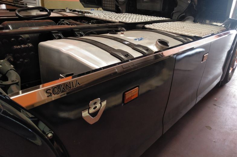 KIT CANTONERAS INOX SCANIA S&amp;R (PELD. IZQ. TRAS.) para Scania — Talleres Jaula — vista 2