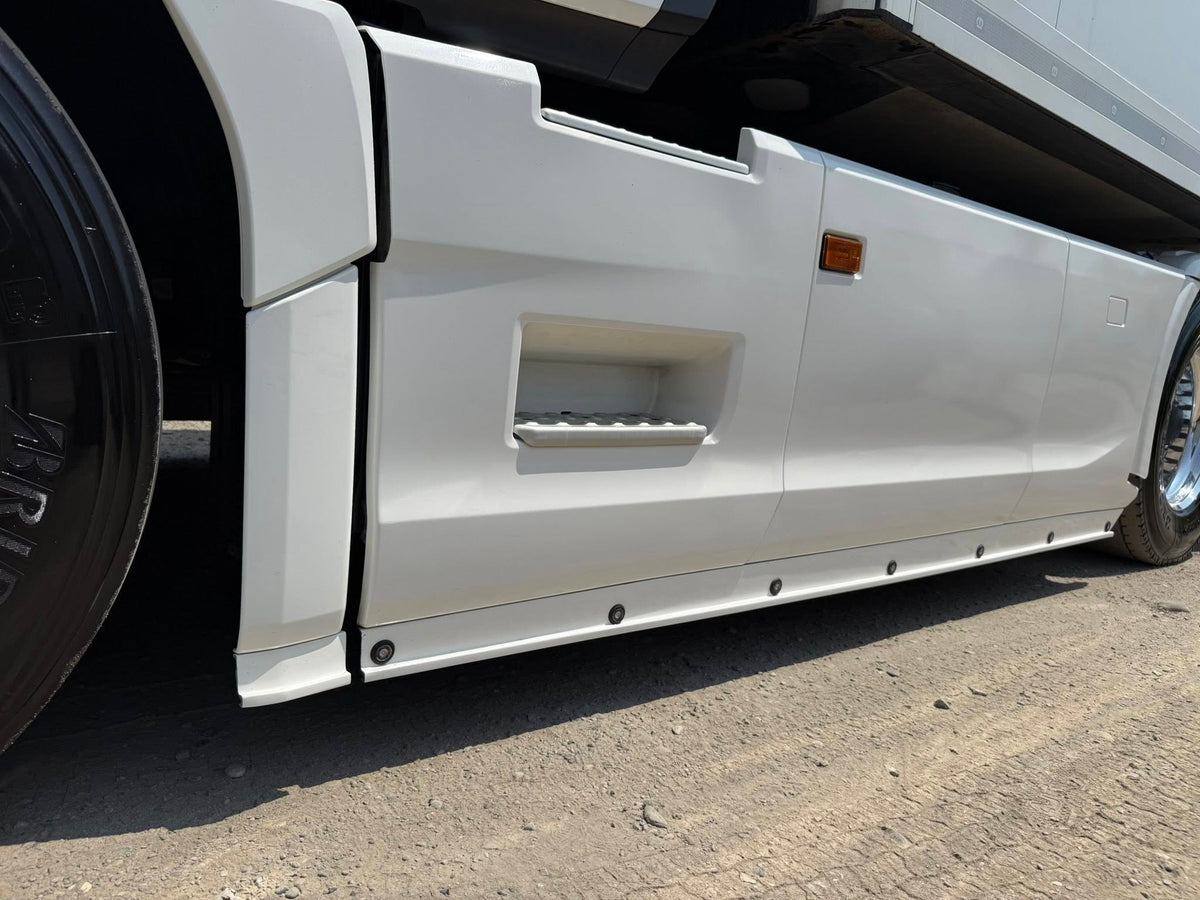 SET BARRAS LATERALES FIBRA SCANIA NEXT GEN (ampliada)