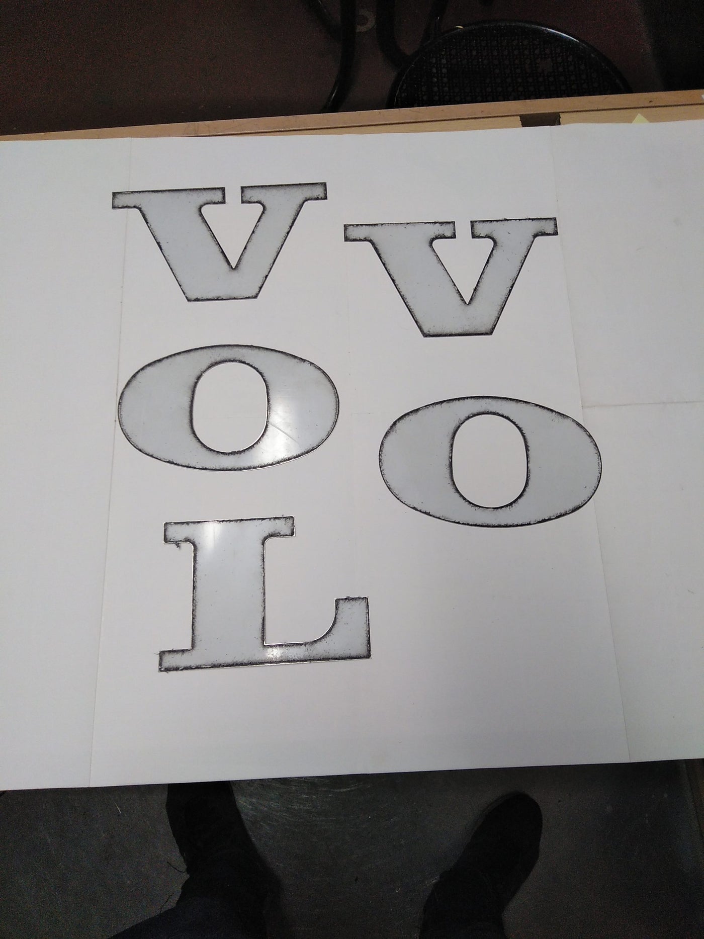 LETRAS VOLVO ACERO INOX BRILLO para Volvo — Talleres Jaula — vista 2