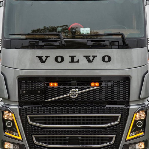 PLACA DELANTERA VOLVO FH4 TIPO2 SOLARGUARD para Volvo — Talleres Jaula