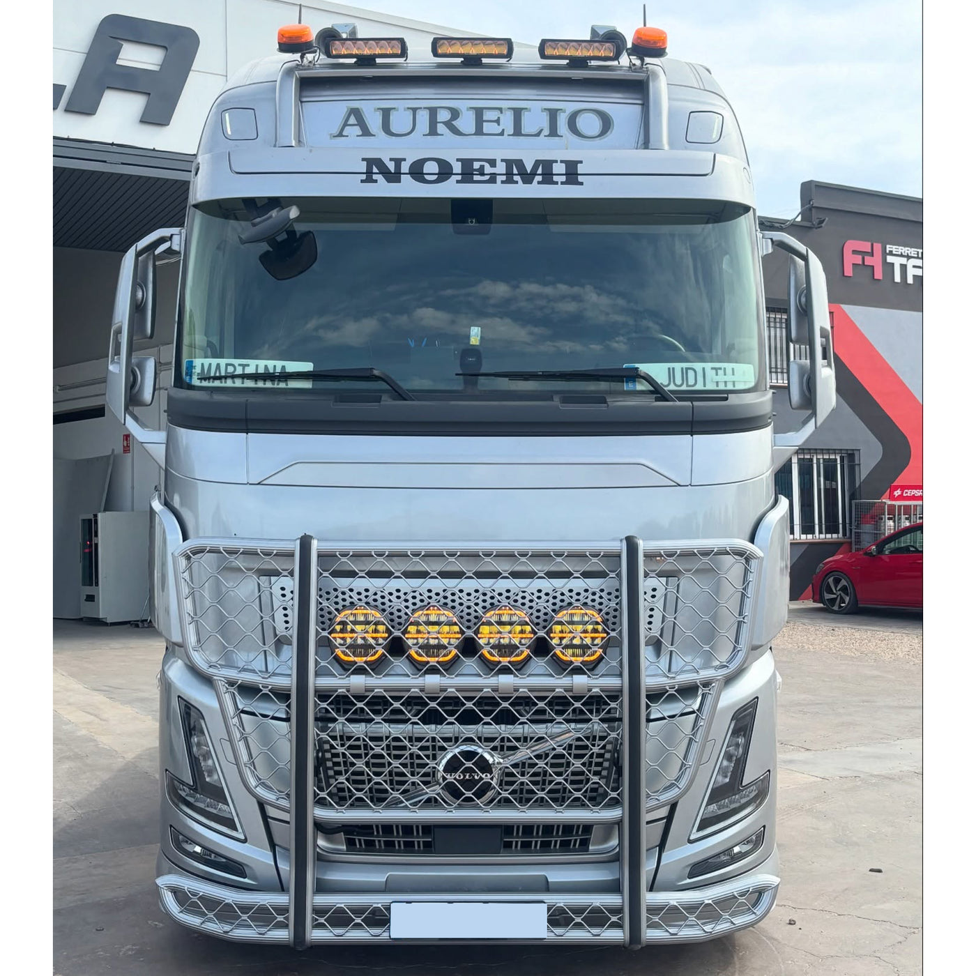 DEFENSA TRUX VOLVO AERO